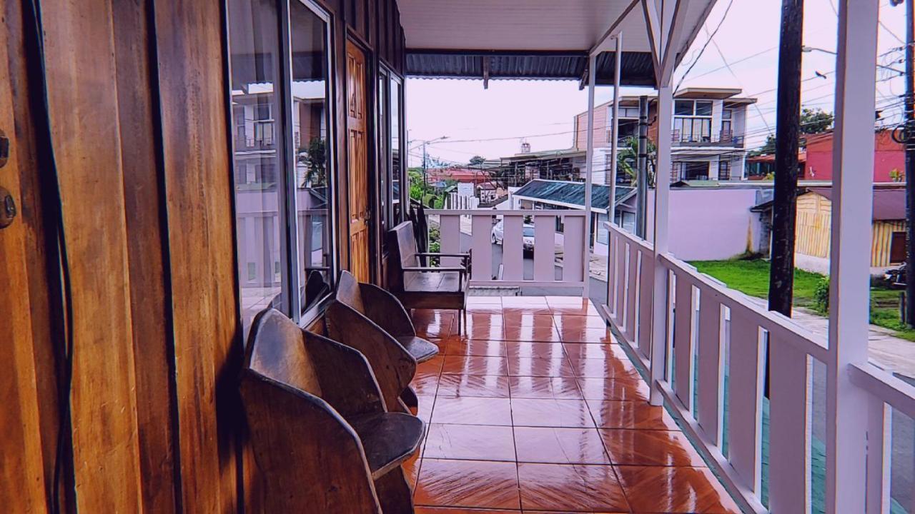 Alpha Arenal Hostel La Fortuna Luaran gambar